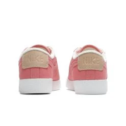 Nike WOMEN'S BLAZER LOW LX -Salomon Shop 12cb8f935cd8d9c1d8ee4f2eb2d8cb7d